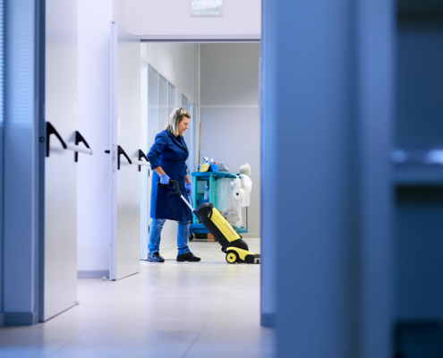 Day Porter Services Vs. Night Cleaning